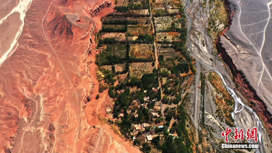 天山紅河谷のゴージャスで雄大な美しさ　新疆