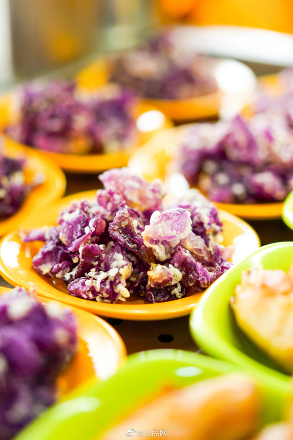 見た目だけじゃなく食べても美味しい！雲(yún)南大學(xué)の特製バラメニュー