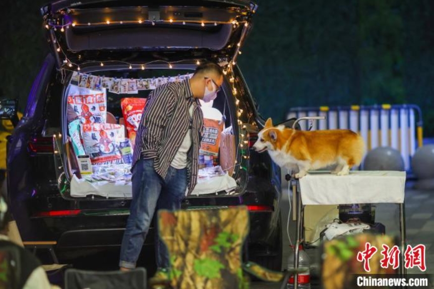 賑わい取り戻す南京で「カーブーツセール」開催　江蘇省