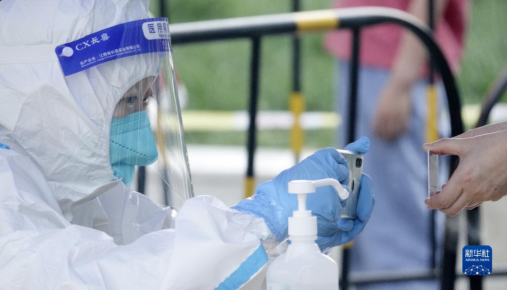 最前線で新型コロナウイルスと闘う青年ボランティアたち　北京