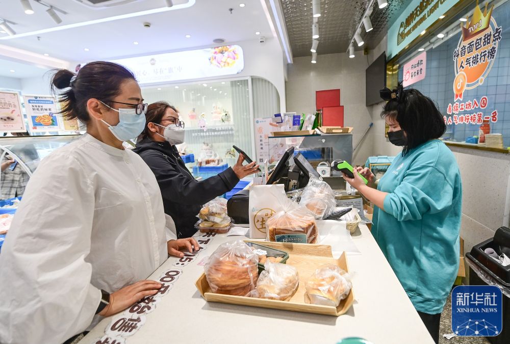 活気を取り戻しつつある新型コロナ下の警戒エリア　上海市