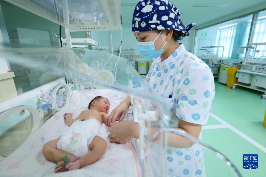 5月12日は白衣の天使の獻(xiàn)身的な貢獻(xiàn)を稱(chēng)える國(guó)際看護(hù)師の日