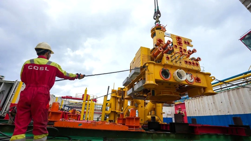 中國初の國産深水サブシーツリーが海底に設置