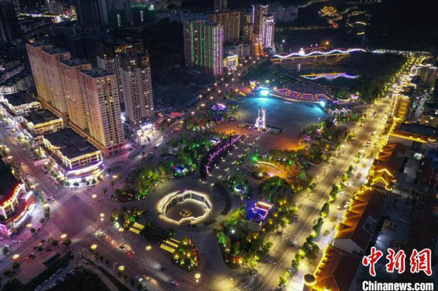 5月12日に上空から撮影した貴州省正安ギター広場の夜景（撮影?瞿宏倫）。