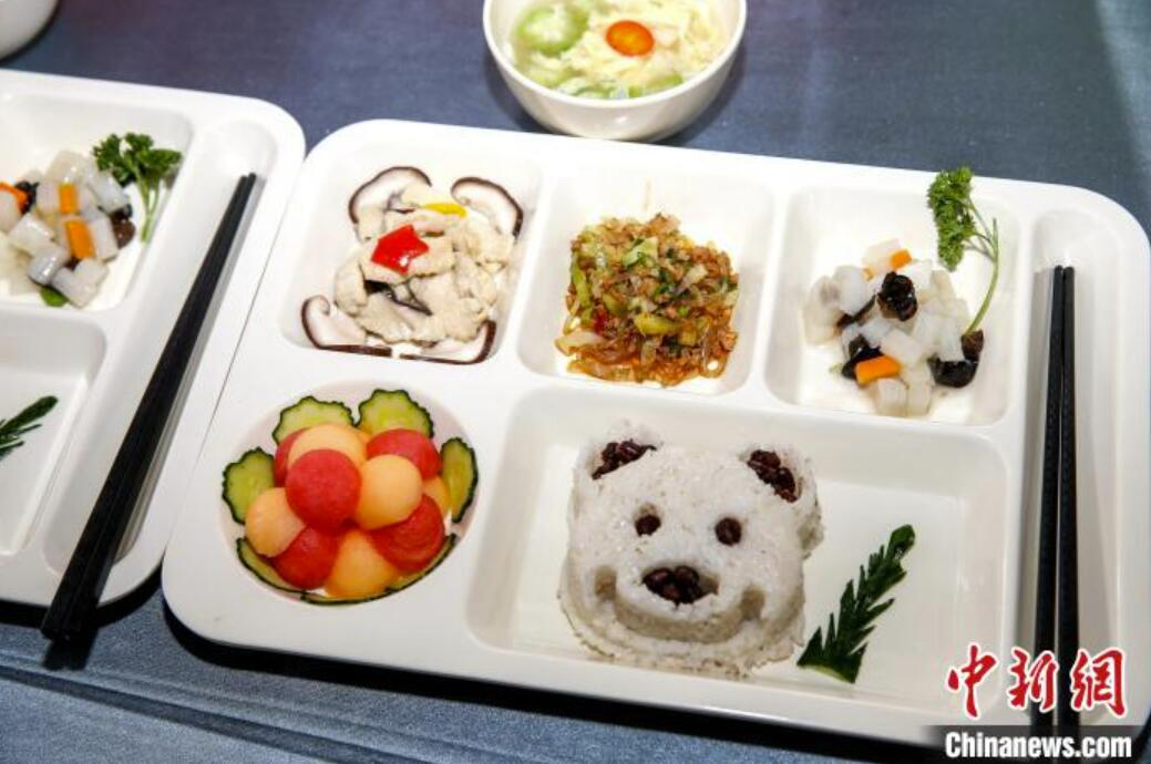 「學(xué)校給食獻立?料理コンテスト」開催　湖北省襄陽