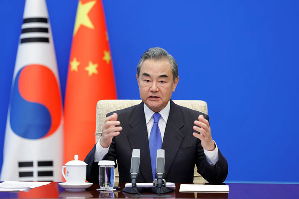 中韓外相がテレビ會(huì)談、王毅部長(zhǎng)が中韓関係の「4つの強(qiáng)化」を提言