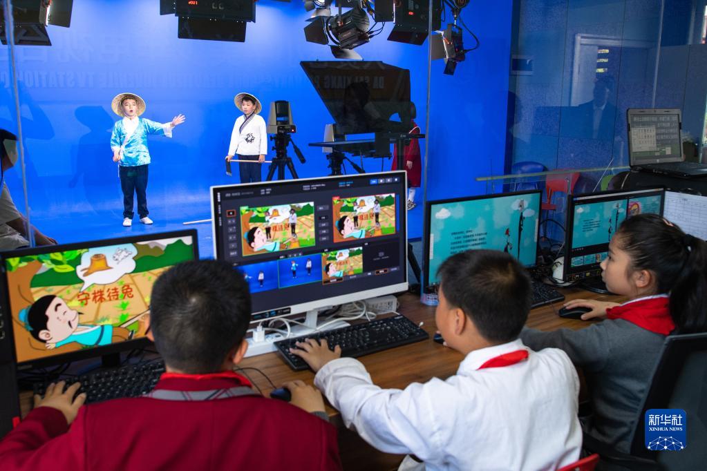 「ダブル負(fù)擔(dān)軽減」政策を支える多彩な放課後プログラム　湖北省荊州