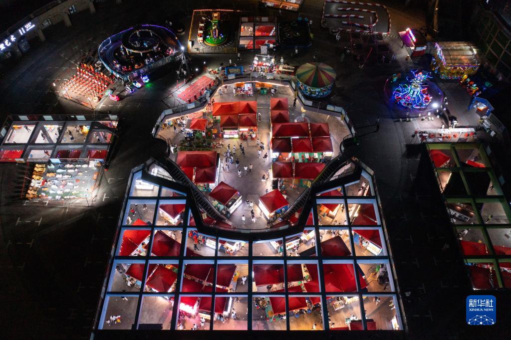 賑わいを取り戻すナイトマーケット　浙江省嘉興市