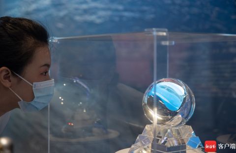 「嫦娥5號」が持ち帰った貴重な月面の土壌が海南省で初展示