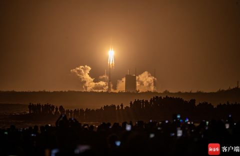 「嫦娥5號(hào)」が持ち帰った貴重な月面の土壌が海南省で初展示