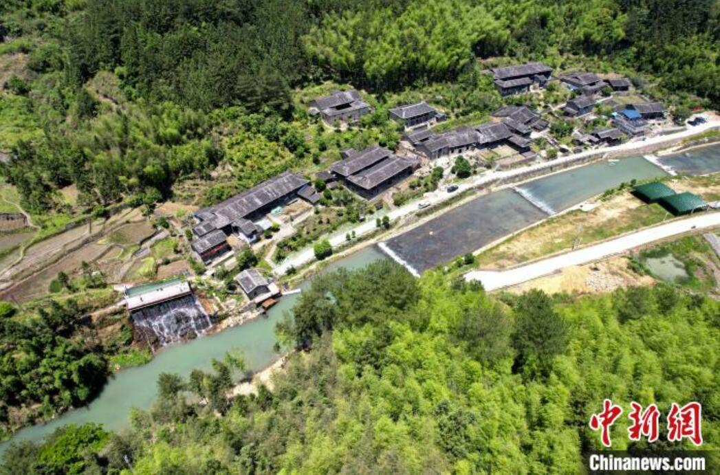 訪れる人を魅了する絶景の塘里古村　福建省閩侯