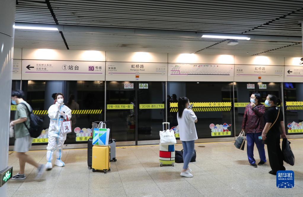 上海市で區(qū)を跨ぐ一部の公共交通機(jī)関が運(yùn)行再開(kāi)