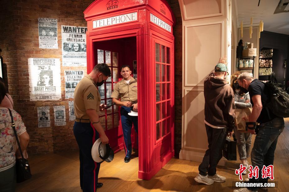 世界最大のハリーポッターストアは開業(yè)1年経っても人気衰えず　米ニューヨーク