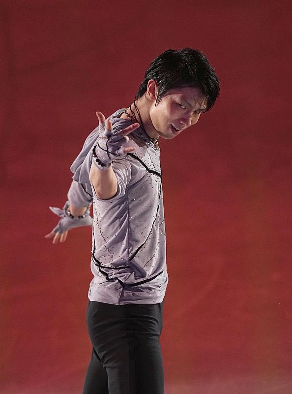 羽生結(jié)弦選手、3ヶ月ぶりに氷上で演技