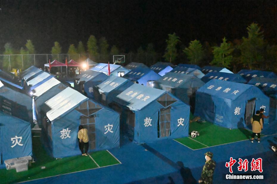 四川省蘆山でM6.1地震発生　被災(zāi)者の避難所を訪ねて