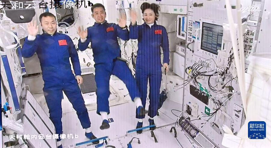 「神舟14號」の乗組員3人、順調(diào)にコアモジュールに移動