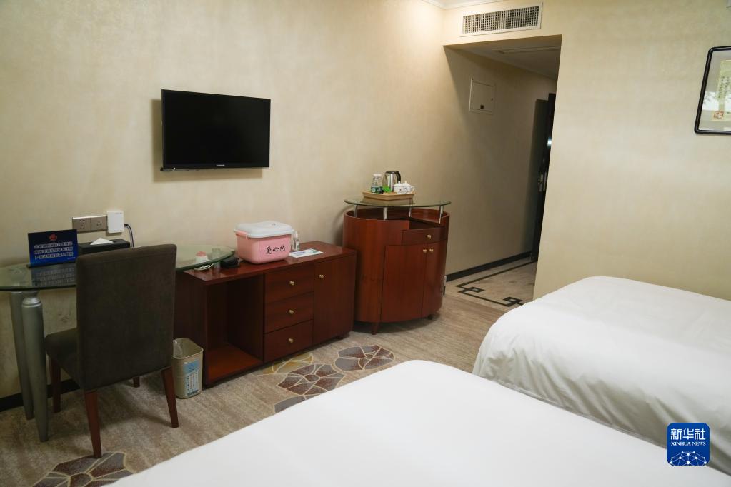 北京の封鎖管理エリアの大學(xué)入試試験會場を取材