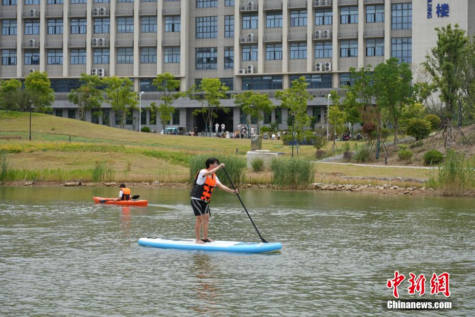 大學(xué)でダイビングやカヤックの授業(yè)を開設(shè)　江蘇省