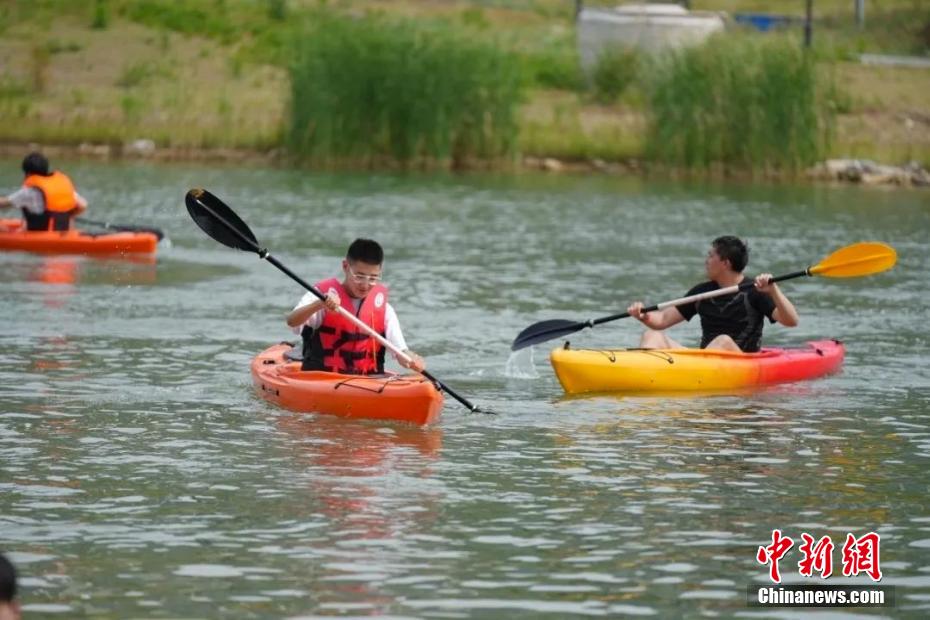 大學でダイビングやカヤックの授業(yè)を開設　江蘇省