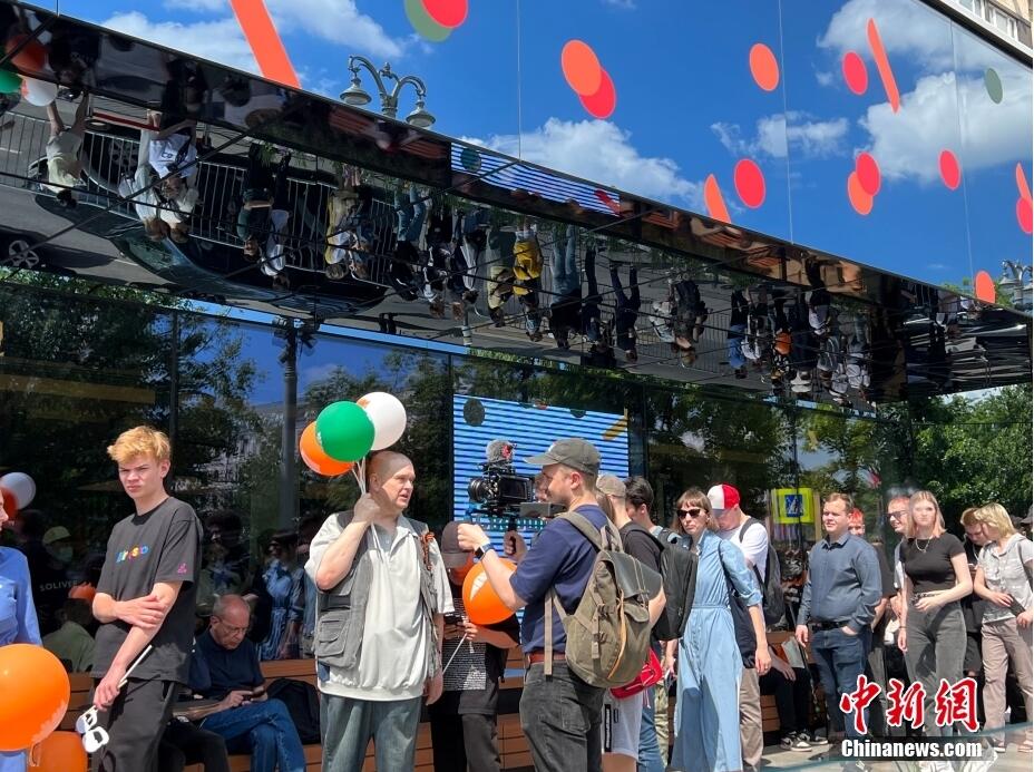 「ロシア版マック」開業(yè)　店名は「おいしい。ただ、それだけ」