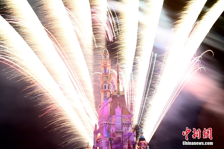 香港ディズニーランドで新ナイトショー「Momentous」メディア向け先行公開(kāi)