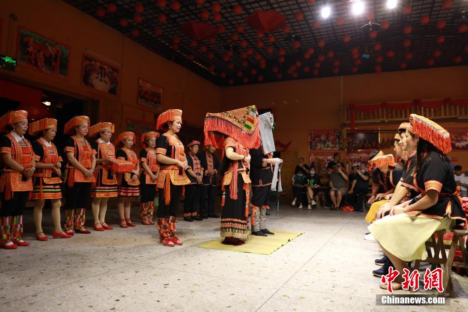 新郎が嫁ぐ？極めてユニークな瑤族の結(jié)婚式　広西