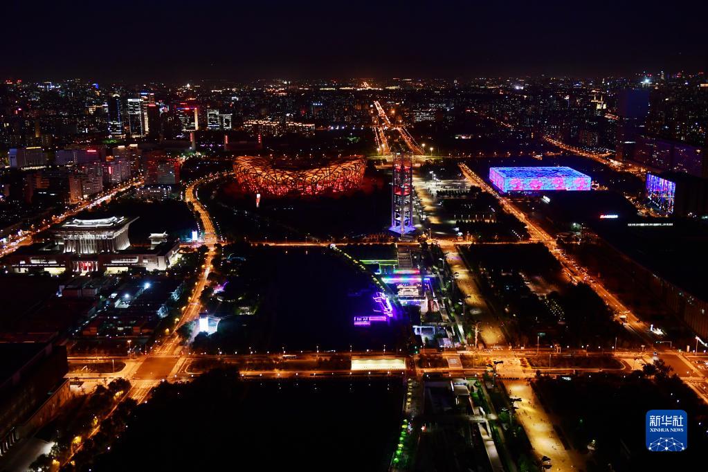 オリンピックデーに北京五輪競技施設(shè)でライトアップ　北京