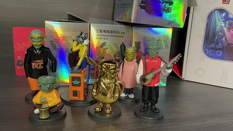 6月29日、ロックバンド「三星伴月」のブラインドボックス（寫(xiě)真著作権はCFP視覚中國(guó)が所有のため転載禁止）。