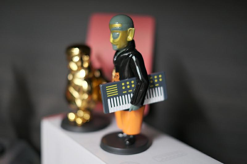 ロックな青銅人像はいかが？三星堆のユニークなブラインドボックス