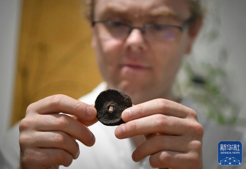 中國(guó)茶道の「點(diǎn)茶」を?qū)Wび、中國(guó)茶文化広める英國(guó)人男性