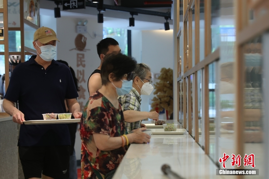 上海の高齢者向け食堂、店內(nèi)での飲食再開(kāi)