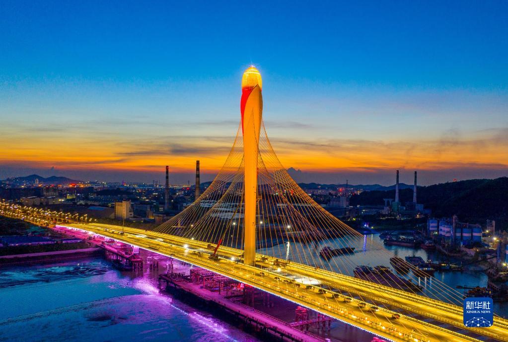 広東東莞浜海灣大橋が開通