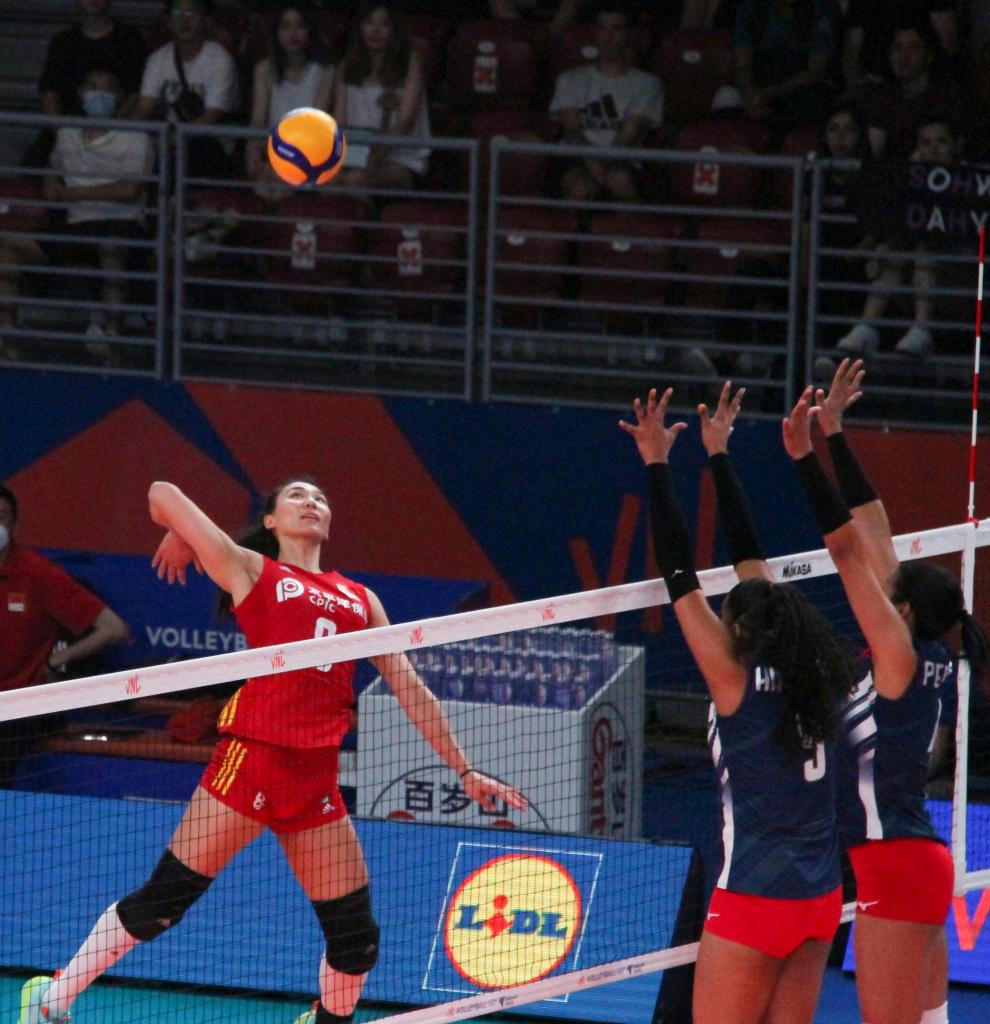 中國(guó)女子バレーが3:0でドミニカに勝利　ファイナルR出場(chǎng)権獲得