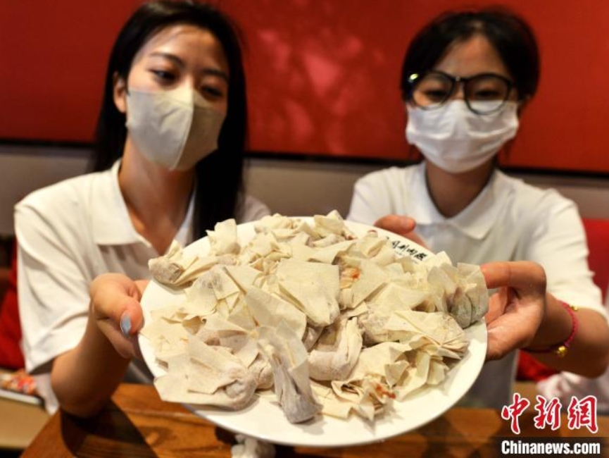 海峽両岸の學生が無形文化遺産「肉包肉」の作り方學ぶ　福建省福州