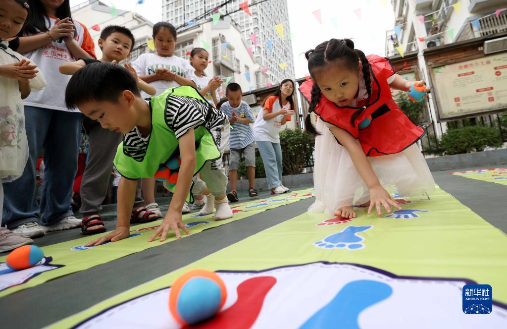 「多彩な休日」夏休み學(xué)童保育がスタート　安徽省合肥