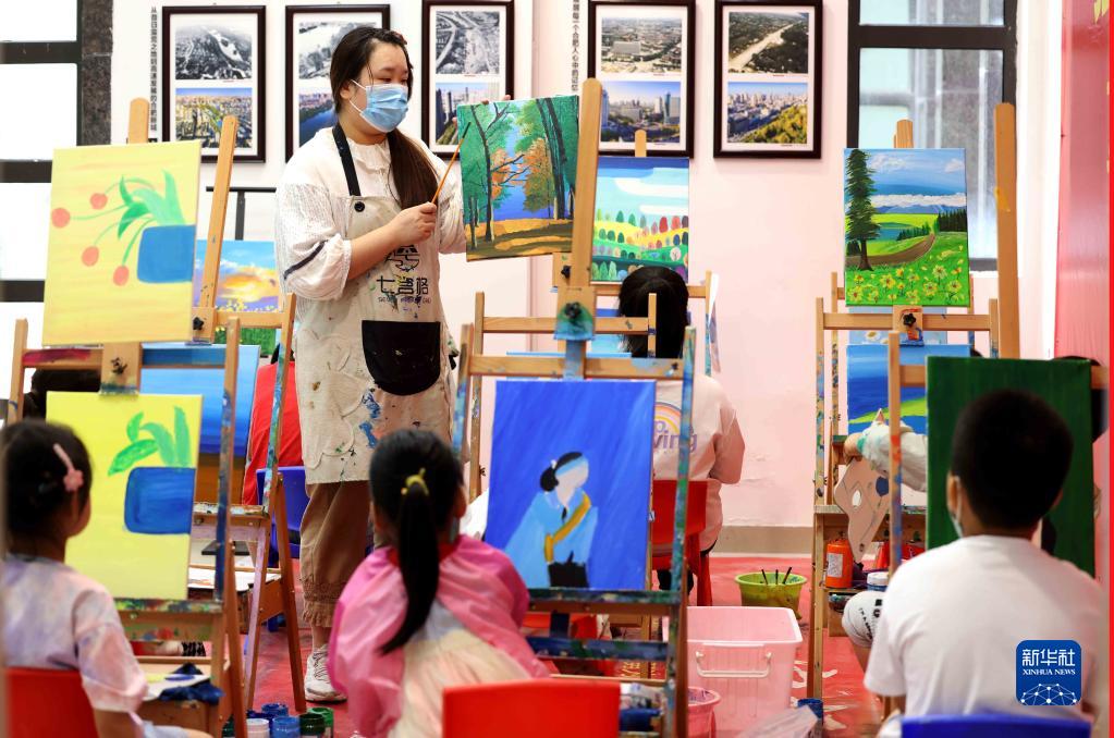 「多彩な休日」夏休み學(xué)童保育がスタート　安徽省合肥