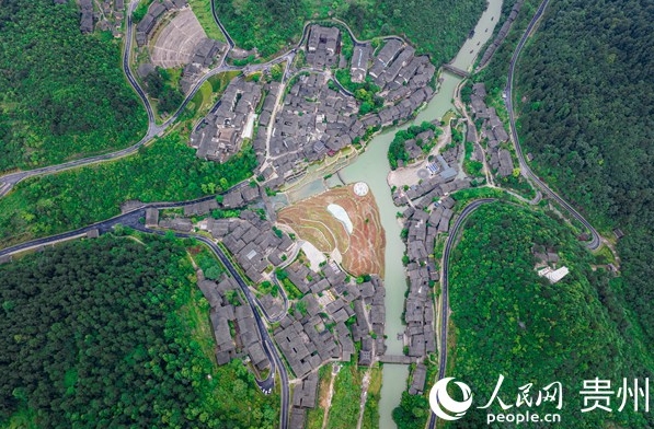 上空から撮影した烏江寨（撮影?涂敏）。