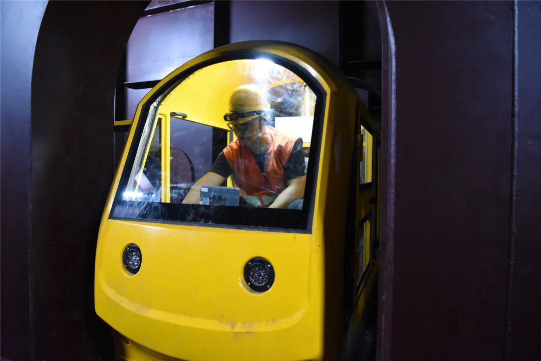 （畫像提供は天津理工大學(xué)聾者工學(xué)院）