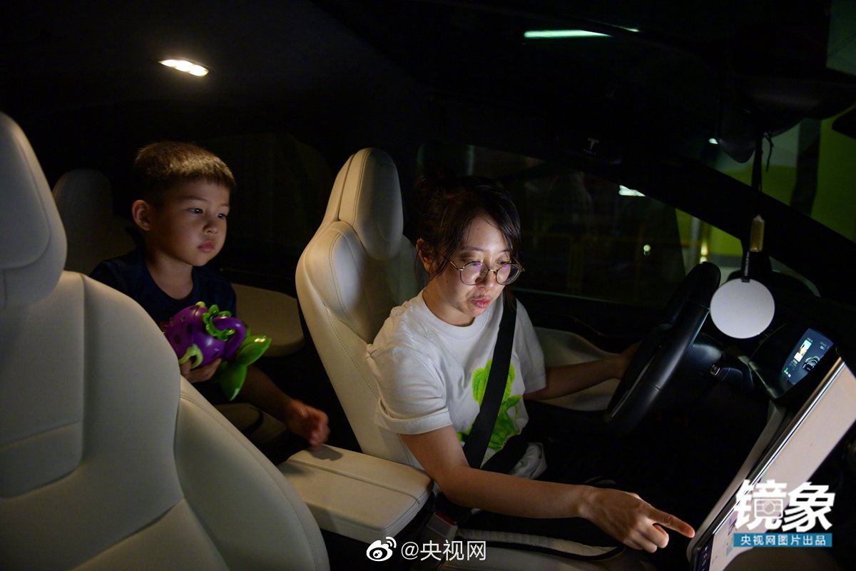 住み込みベビーシッターの仕事に楽しみ見(jiàn)出した海外留學(xué)経験者の女性