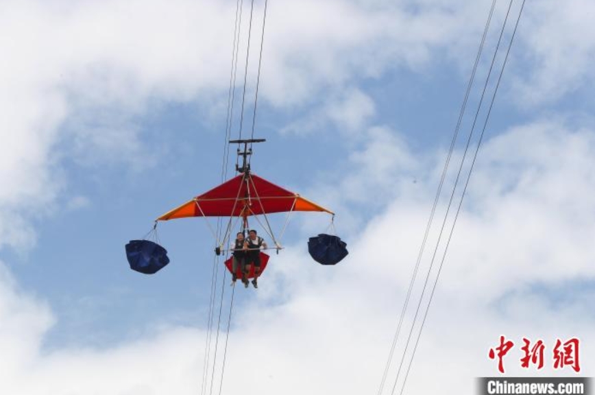 夏の観光シーズンが到來した寧夏沙坡頭