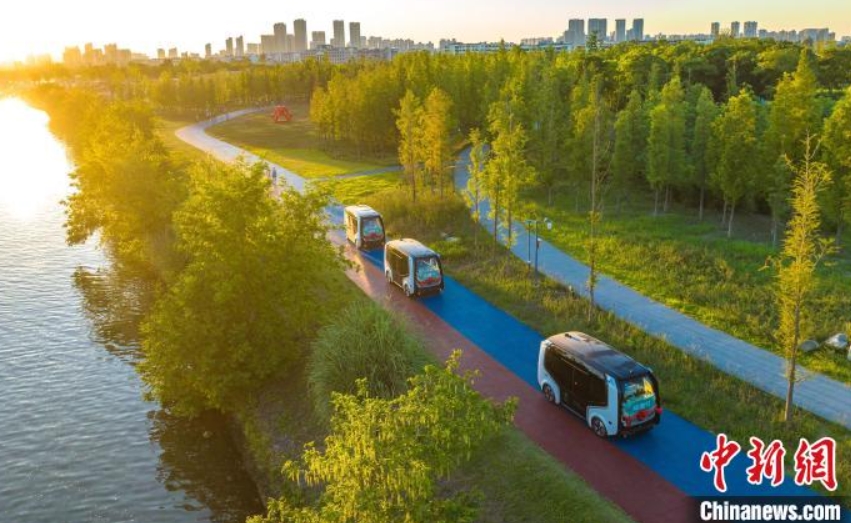 無人運(yùn)転観光カー登場(chǎng)　湖北省襄陽(yáng)市