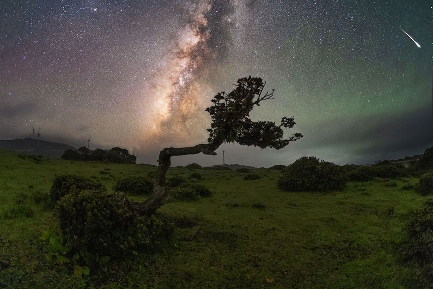 無限の宇宙に思いを馳せて　雲(yún)南の美しい星空