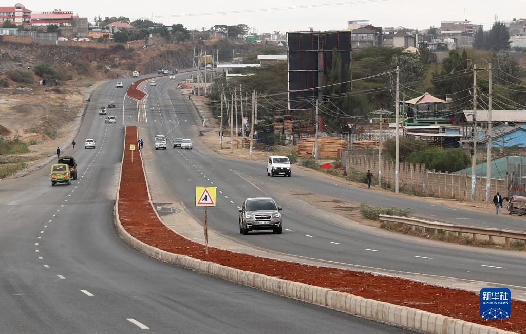 中國企業(yè)が建設(shè)したケニア首都東環(huán)狀道路拡張工事が全線開通