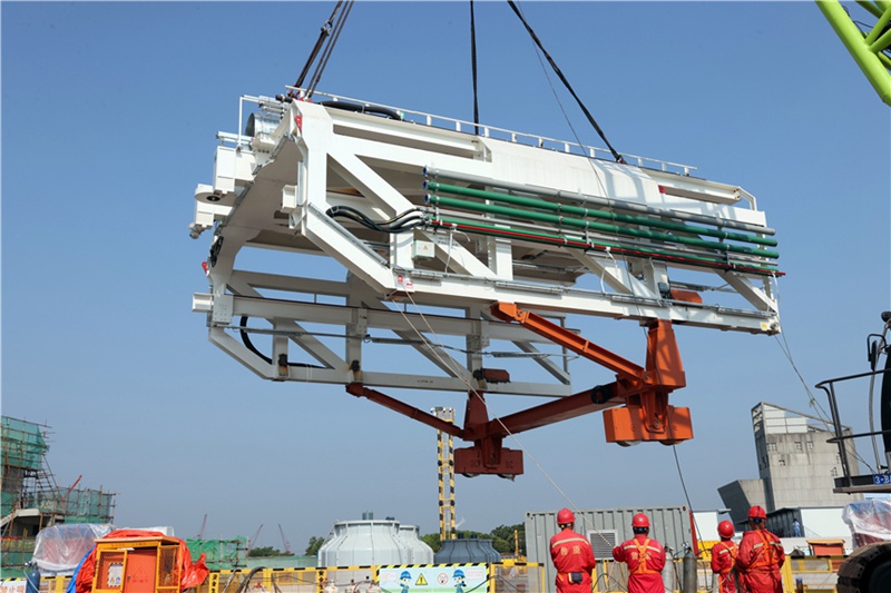 大直徑トンネル掘削機「申通號」、カッターヘッドのプレ組立が完了