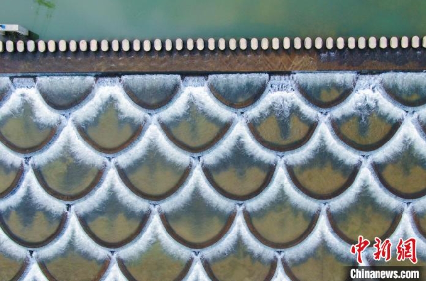 魚(yú)のウロコ型のダムが夏の避暑人気スポットに　福建省