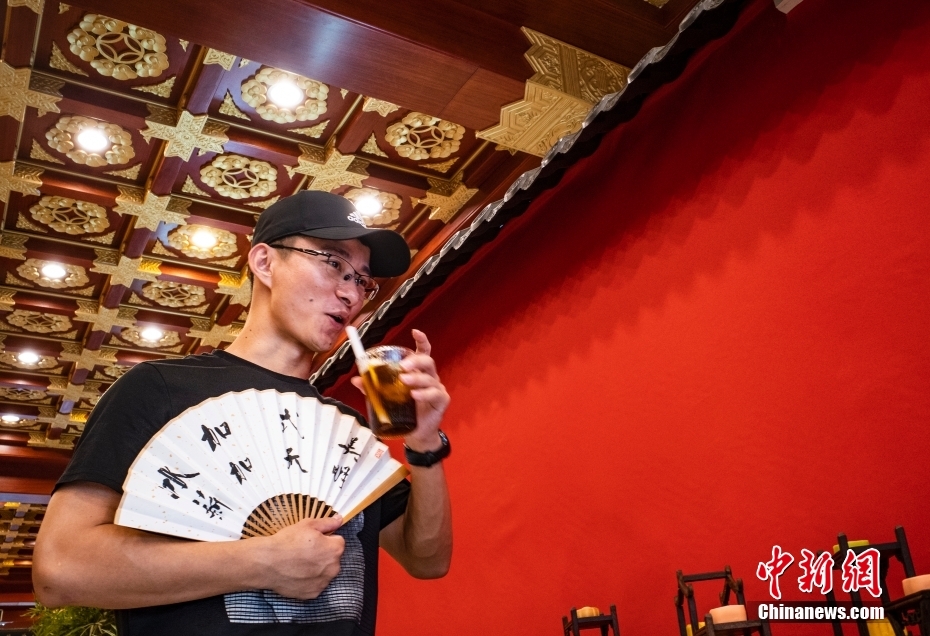 中國の老舗布靴ブランド「內(nèi)聯(lián)昇」のカフェオープン　北京市