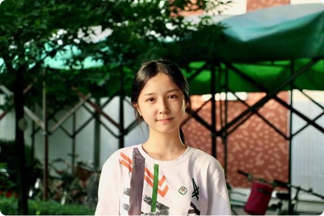 清華大學(xué)に合格した女子學(xué)生が奨學(xué)金200萬円を寄付　福建省