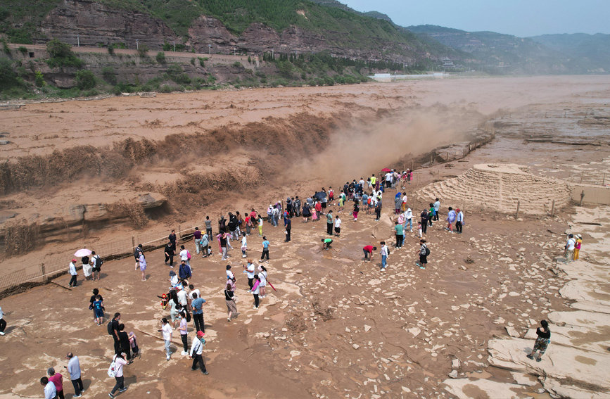出水期を迎え水量が激増した黃河　壯大な景観広がる壷口瀑布