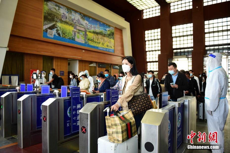 鉄道と民間航空が輸送力を全面保障　チベット