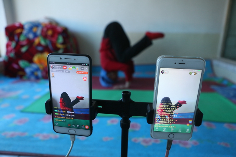 農村の高齢者たちがヨガに夢中になっているワケは？　河北省